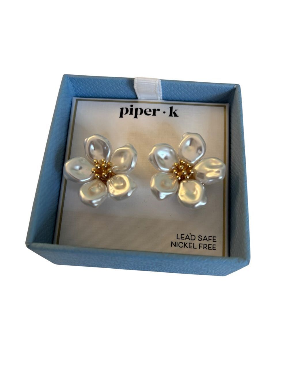 Piper•K Flower Stud Iridescent Earrings w/Gold Tone Beaded Center. - Picture 2 of 6